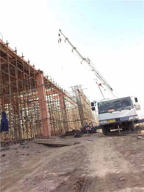 新荣区吊车作业的安全注意事项有哪些？